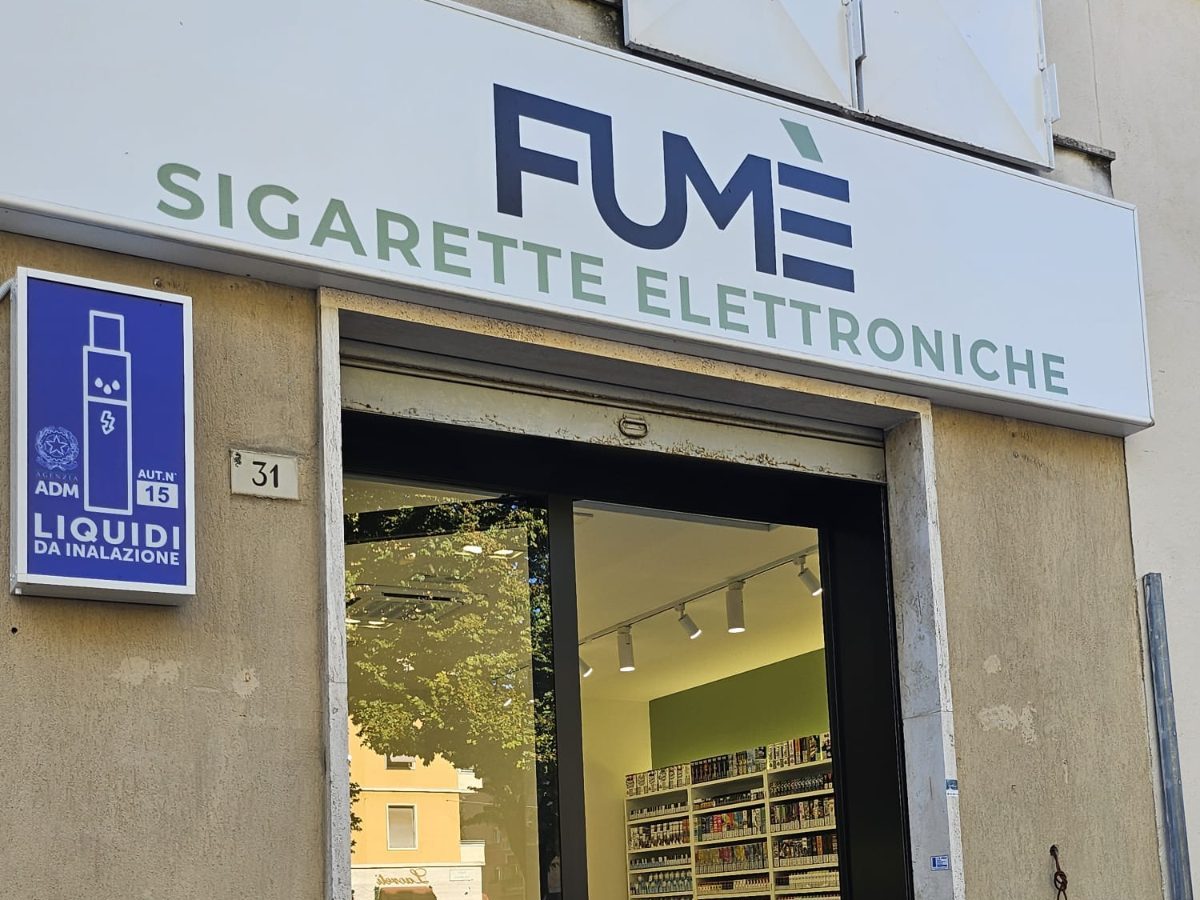 Fumè Terni Dalmazia, l'insegna e la vetrina